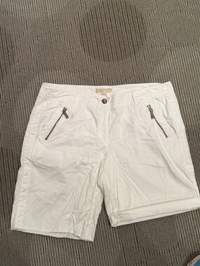 Michael Kors White Shorts with Branded Button